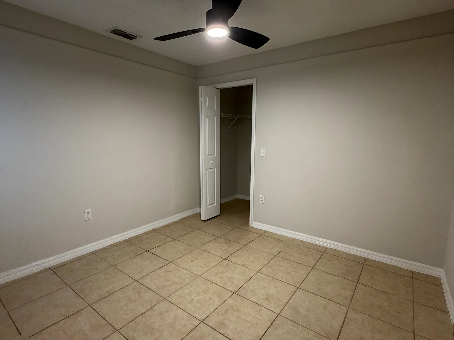 3 bed, 1393 sqft, $2,100 — Photo 3