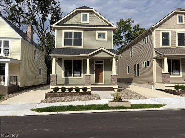 1881 Woodlawn Ave, Cleveland, OH 44112
