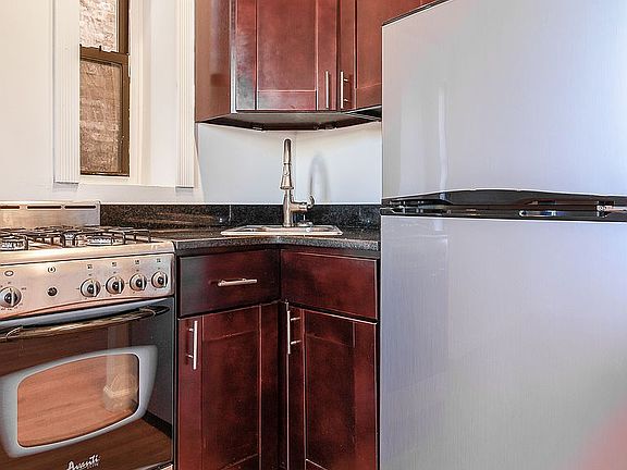 4th image of 86 E 4th St #5/1