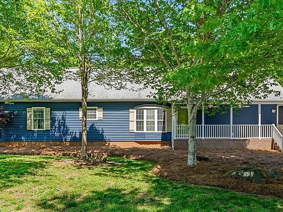 3rd image of 596 Greenbrier Farm Trl