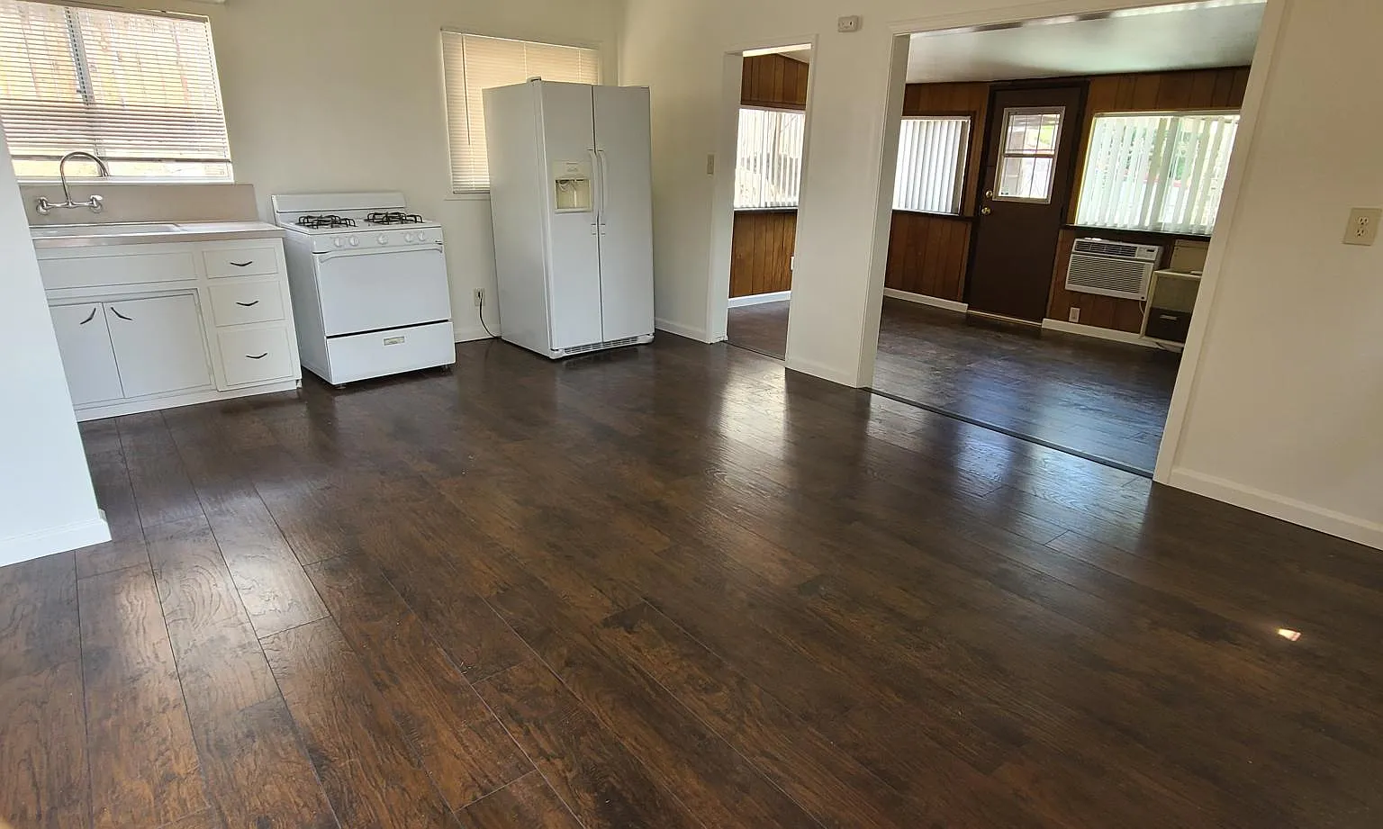 2 bed, 850 sqft, $2,000 — Photo 2