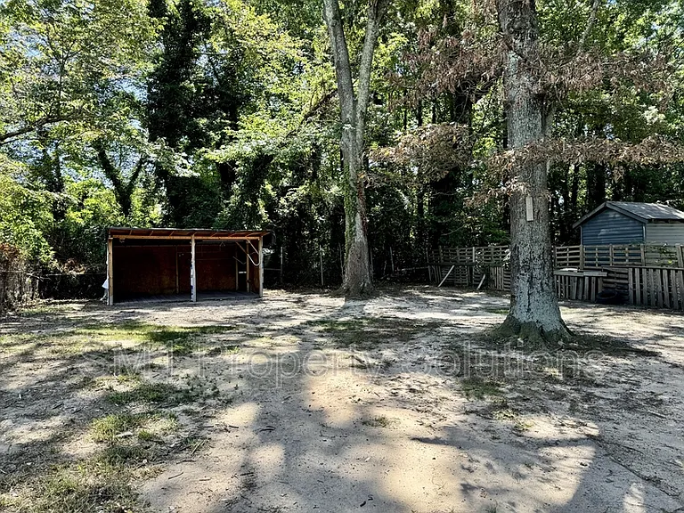 1020 Nancy Ln SE — Photo 13