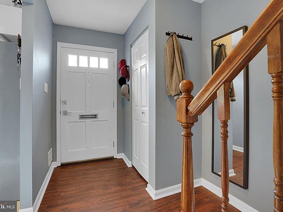 3rd image of 752 College Pkwy #7