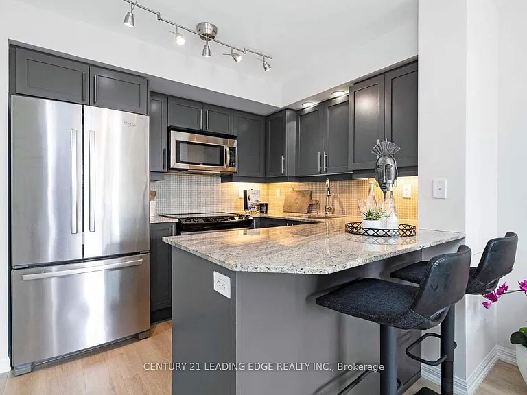 65 Liberty St #423 — Photo 4