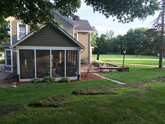 Backyard / Screen Porch