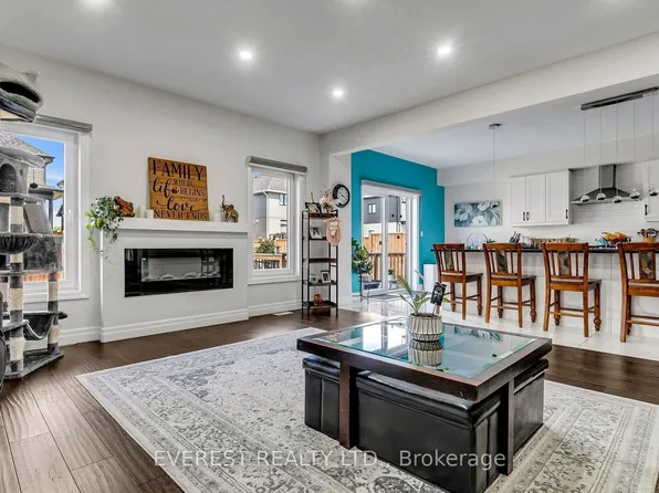 2016 Maddex Way, London, ON N5X 0M9