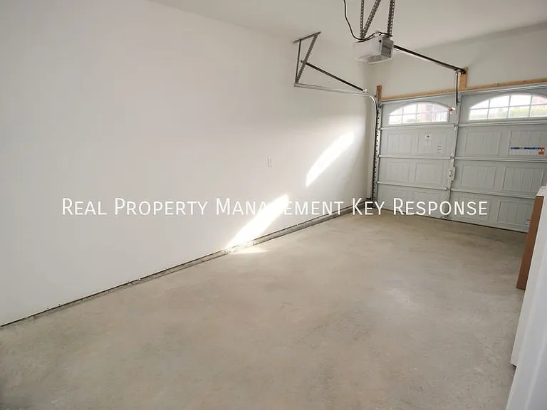 153 Grandstand Blvd — Photo 8