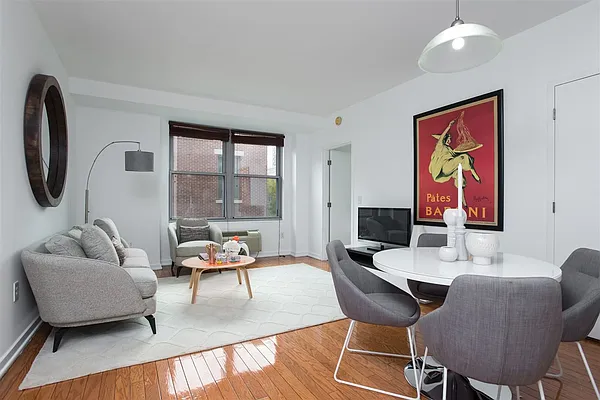 Sold by Christoph Schluender Realty | media 12