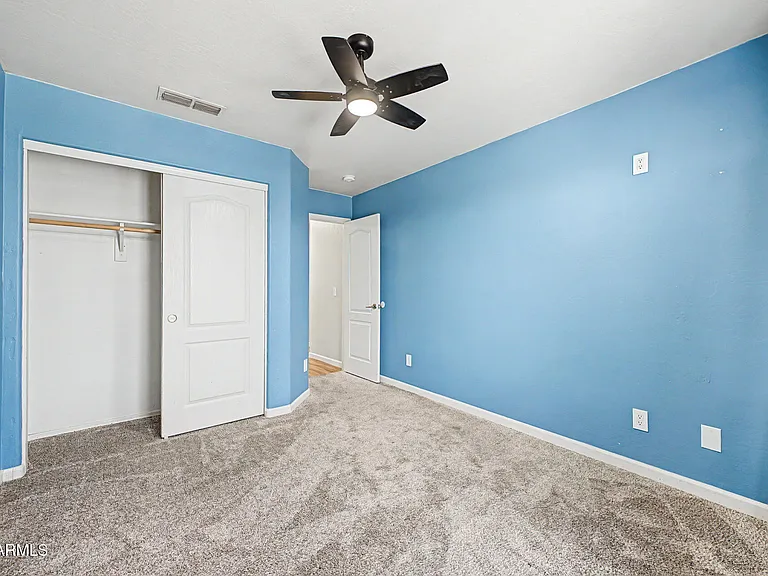 1119 E Pontiac Dr — Photo 22