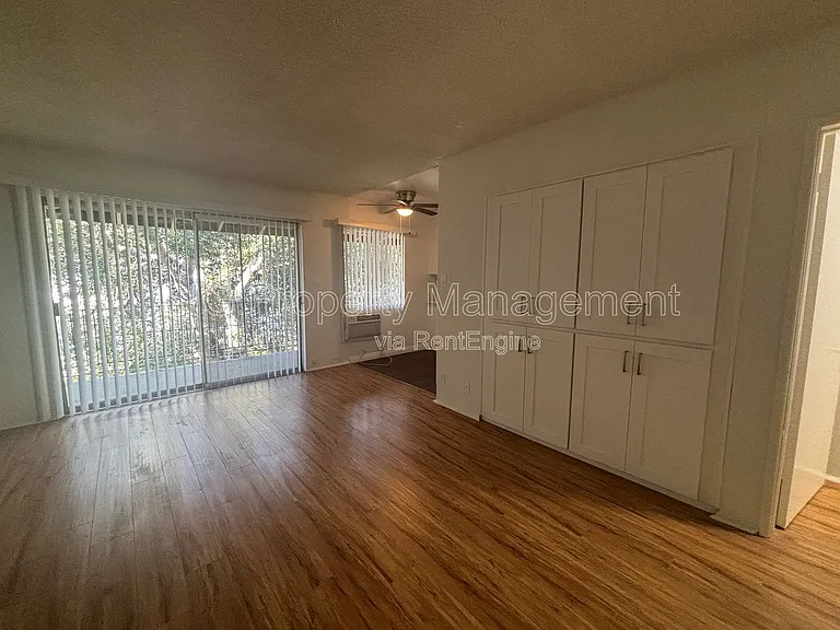 10424 Parr Ave #E — Photo 2