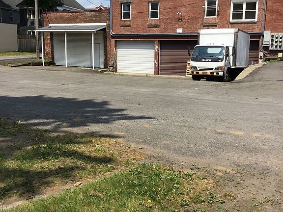 4th image of 183 N Main Ave