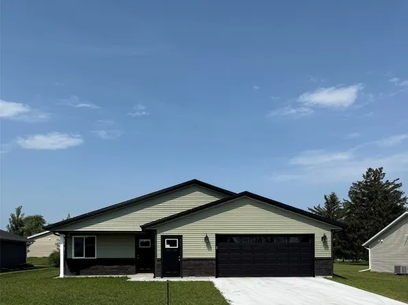 1205 G Ave, Vinton, IA 52349