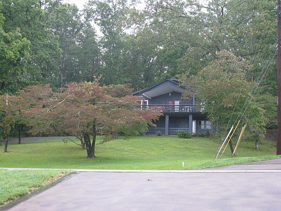 2nd image of 87 Holiday Ct