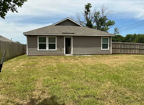 2222 Echo Lake Dr Photo 1
