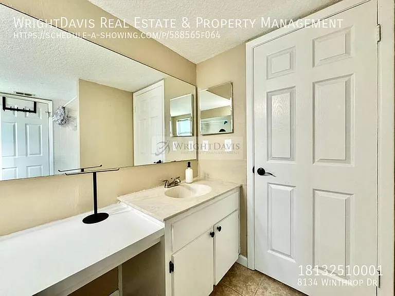 8134 Winthrop Dr — Photo 24