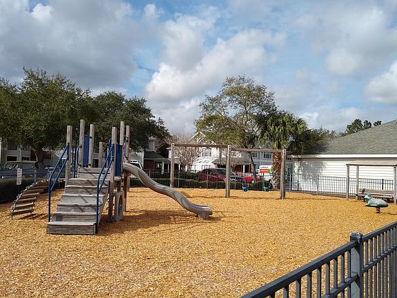 2nd image of 16104 Harbour Vista Cir
