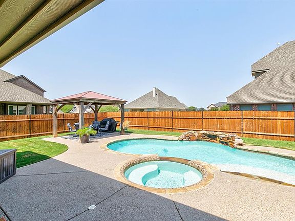 2nd image of 12113 Indian Creek Dr