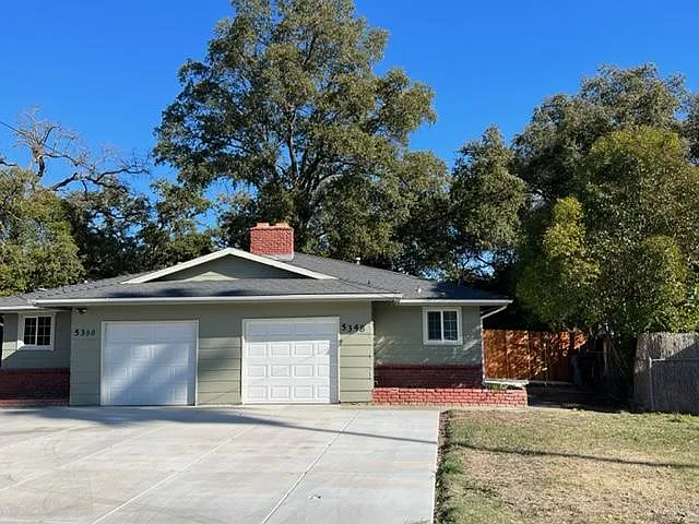 5348 & 5350 Elsinore Way