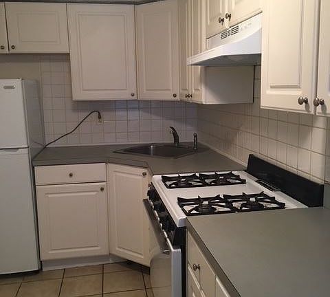 3rd image of 178 N Washington St APT Bsmt