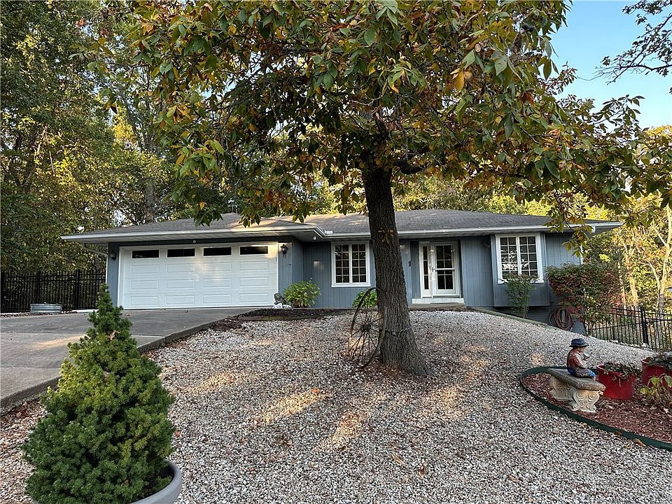 1st image of 11 Quantock Hills Ln