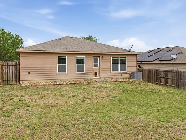6230 Lake Victoria St — Photo 25