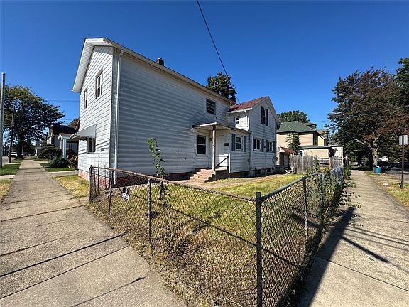2nd image of 460 E 11th St