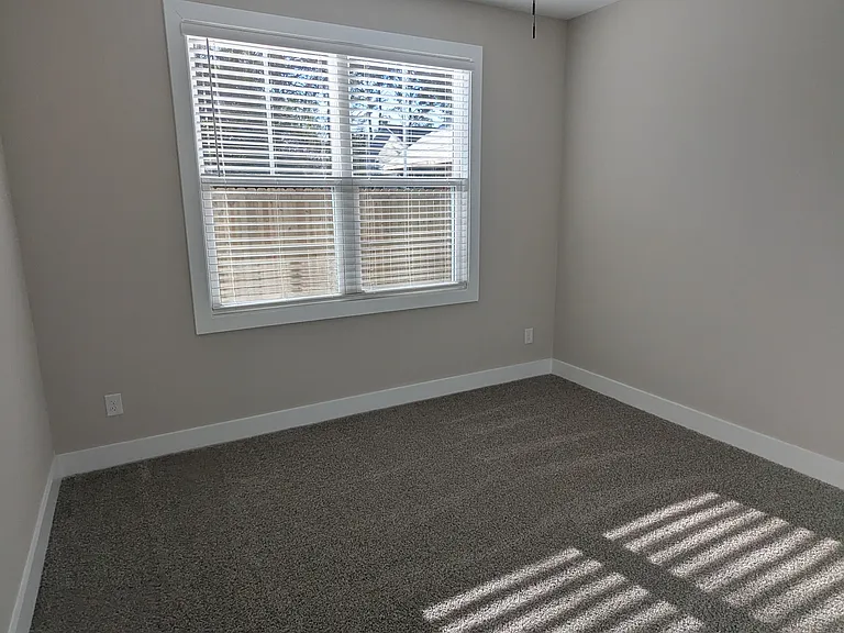 207B White Ave — Photo 16