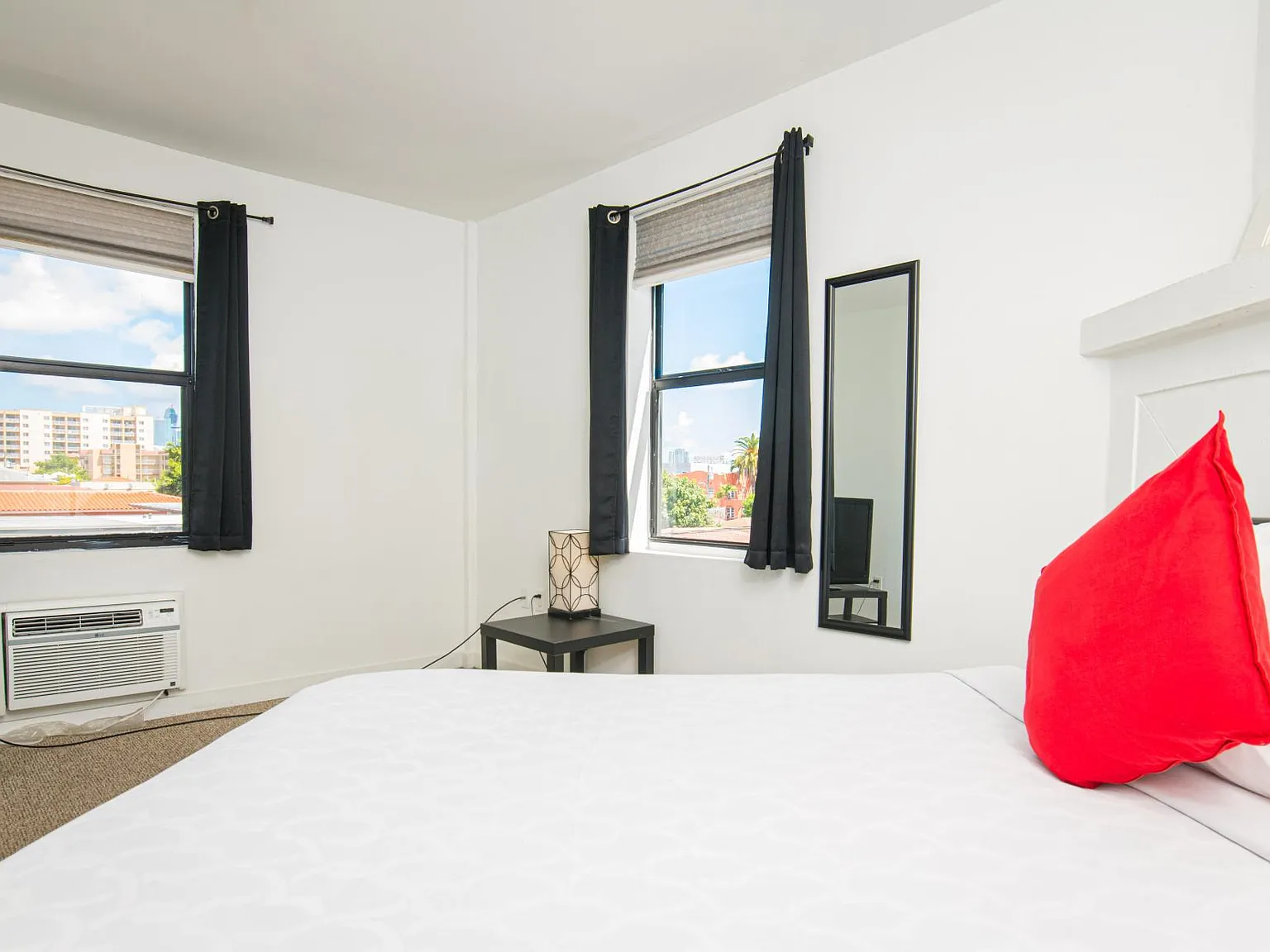 1 bed, 580 sqft, $2,200 — Photo 2