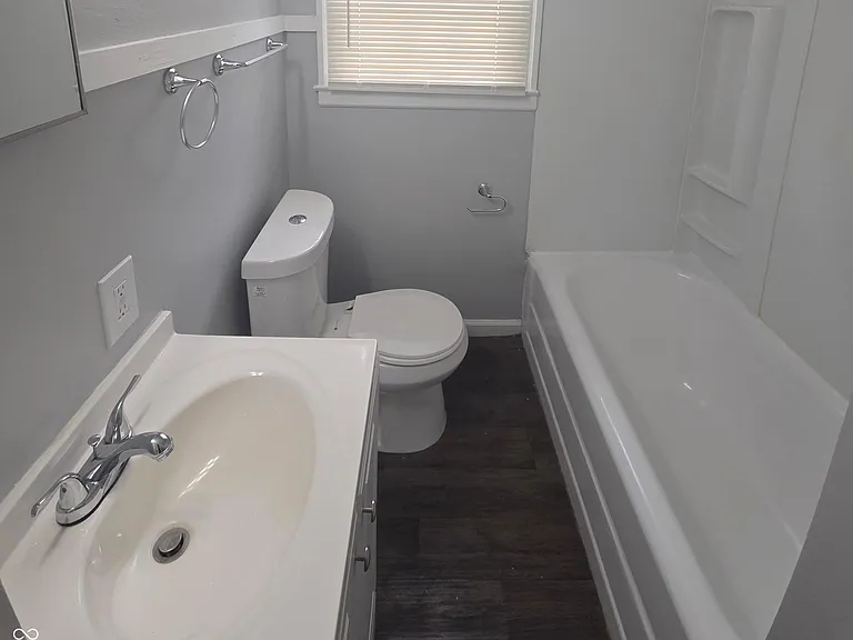 4969 Crittenden Ave — Photo 19