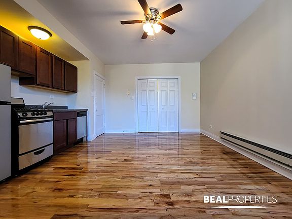 3rd image of 818 W Diversey Ave #818C