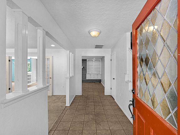 3rd image of 2810 Springdale Ln