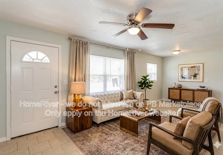 705 W 9th St — Photo 2