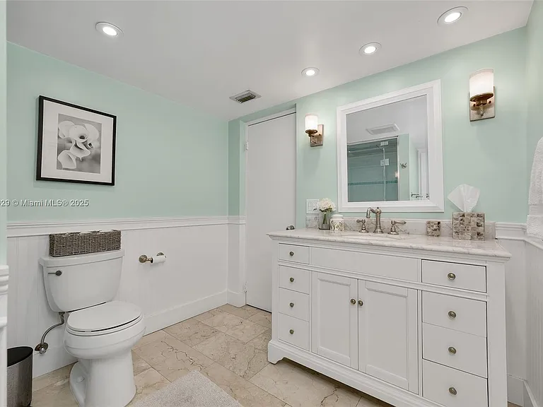 201 Knollwood Dr — Photo 15