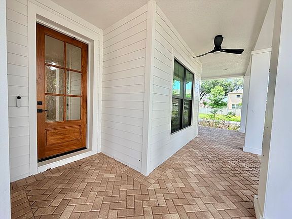 4th image of 709 Garden West Ter