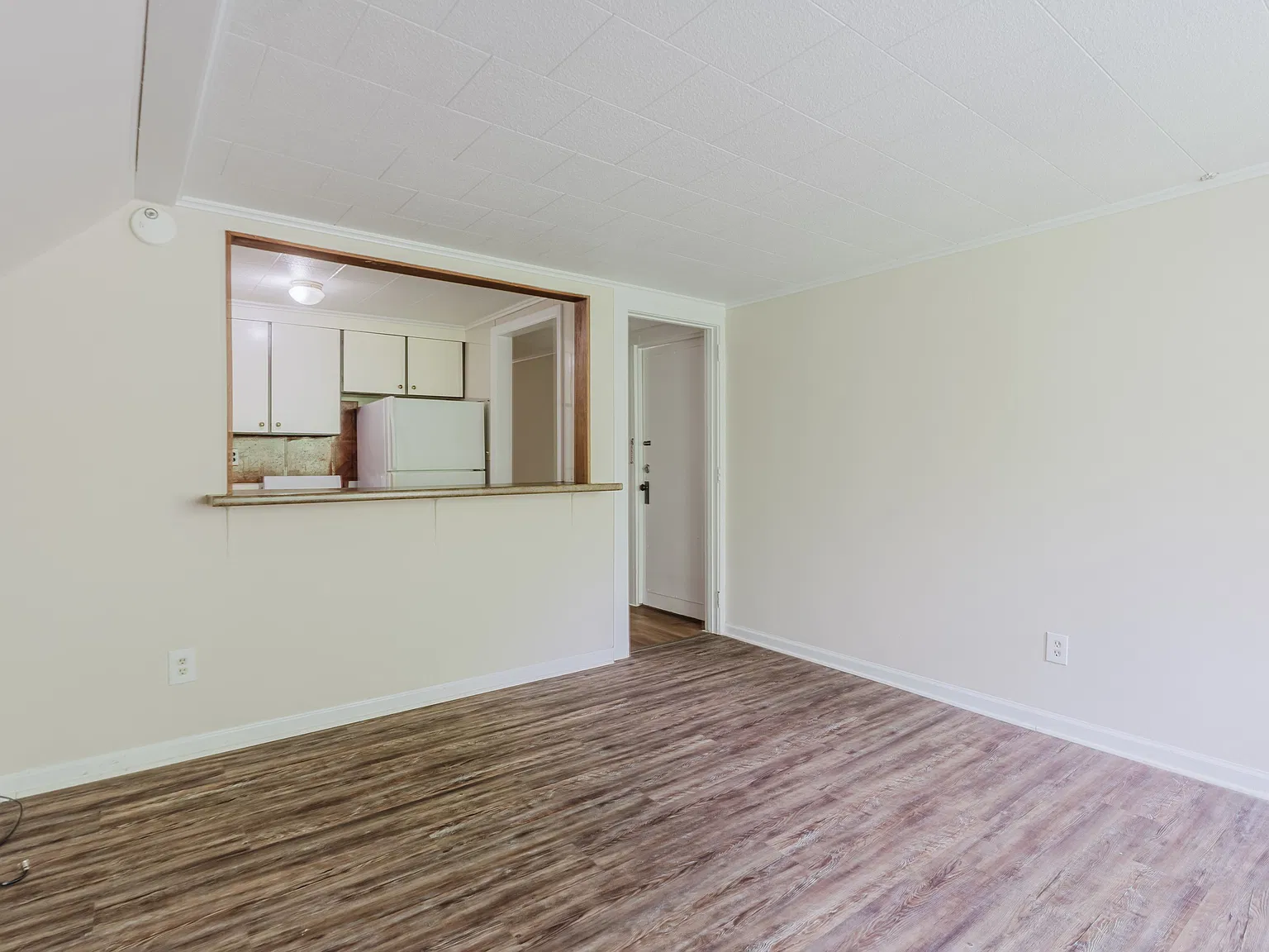 1 bed, 1.0 bath, 414 sqft, $850 — Photo 2