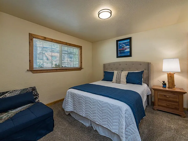 3130 Fabian Way — Photo 10