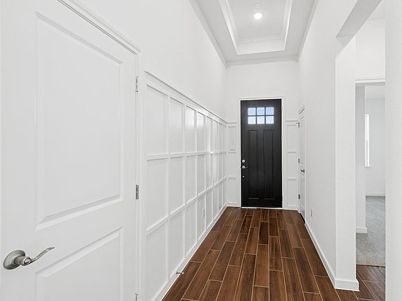 5th image of 304 Boulden Ct