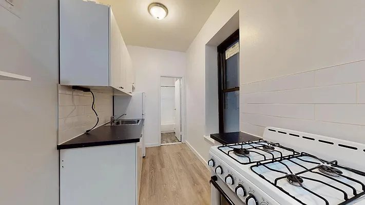 Rented by Bond New York | media 4