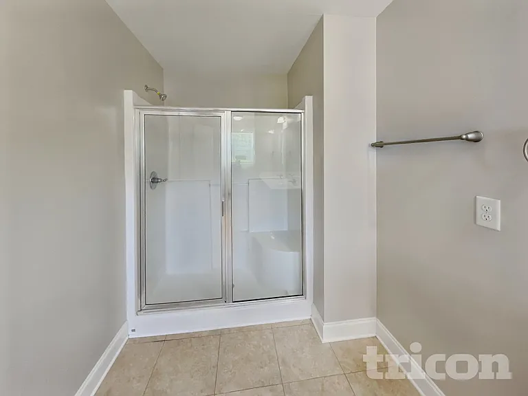 335 Oxfordshire Dr — Photo 10