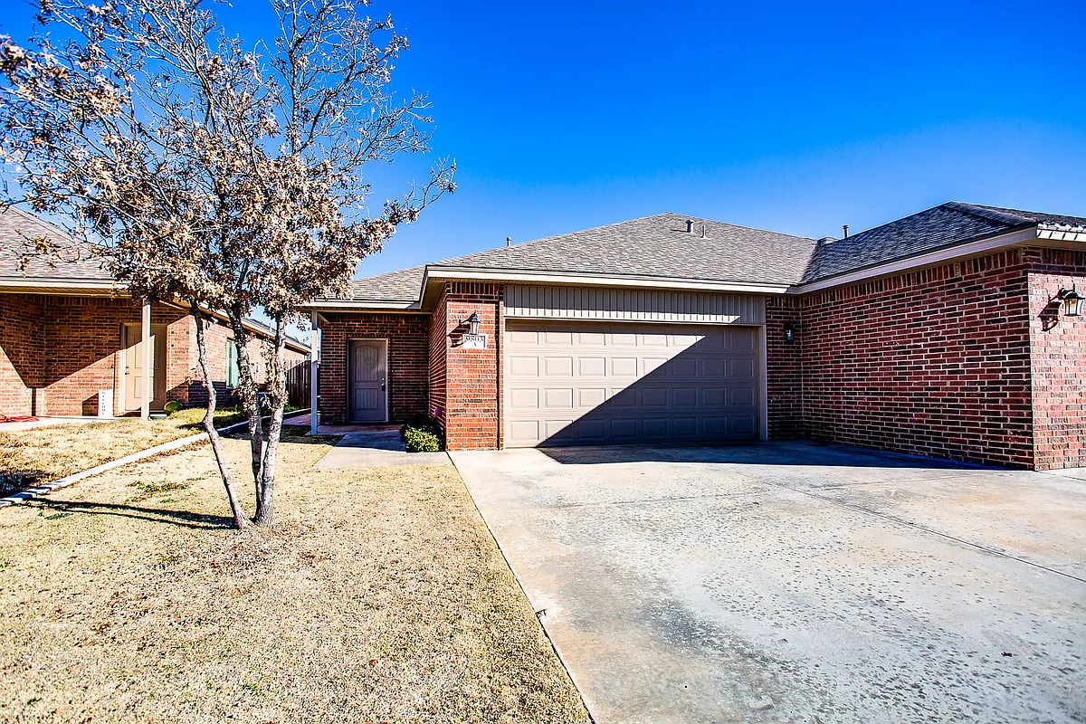 Building Photo - 9803 Uvalde Ave #A
