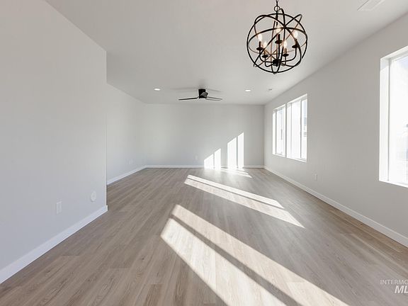 5th image of 17440 N Union Springs Pl