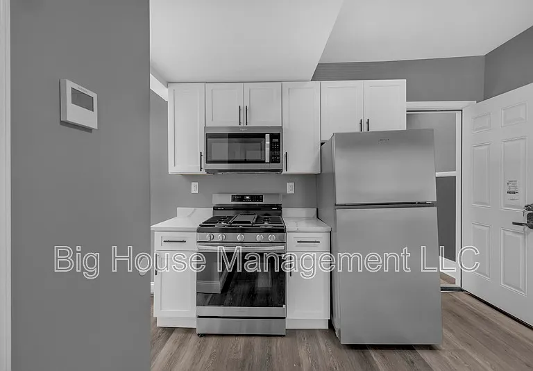1725 Hollins St #3 — Photo 8