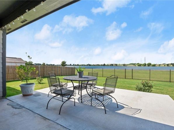 17621 Silent Harbor Loop