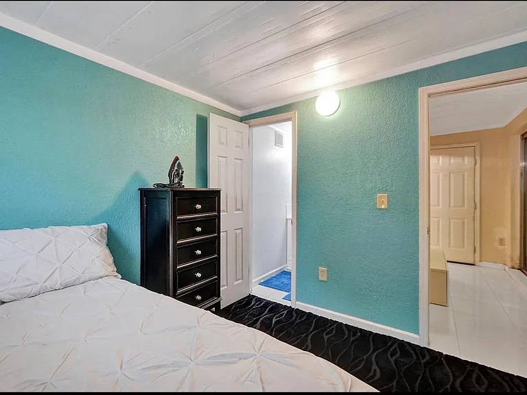 314 SW 76th Ter #3 — Photo 2