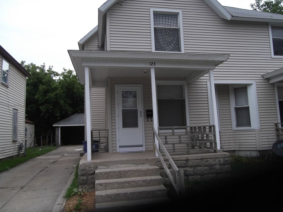 2nd image of 123 Fair St SE