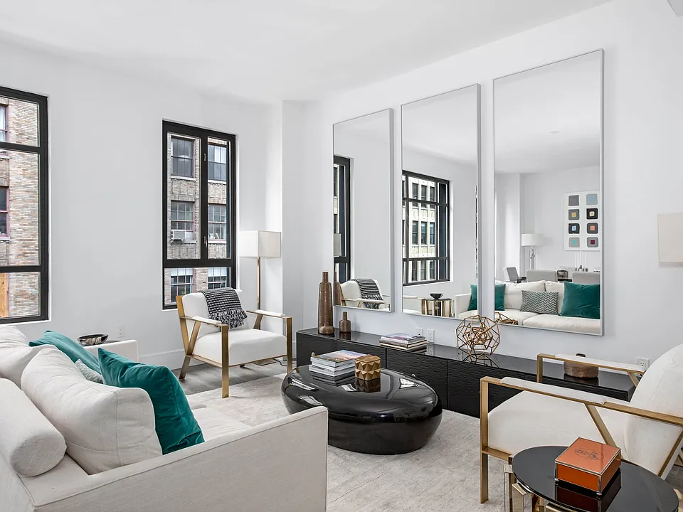 231 W 26th St #PENTHOUSE