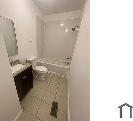 3 bed, $2,400 — Photo 4