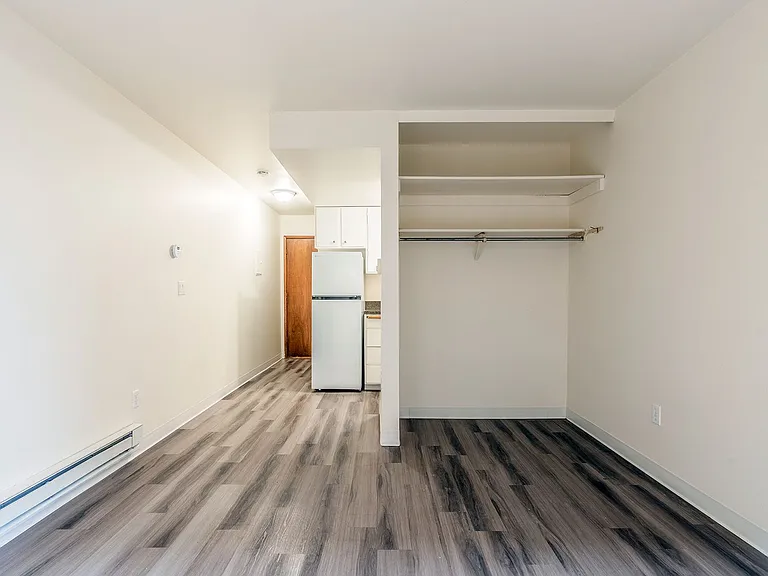 Mondrian Apartments — Photo 6