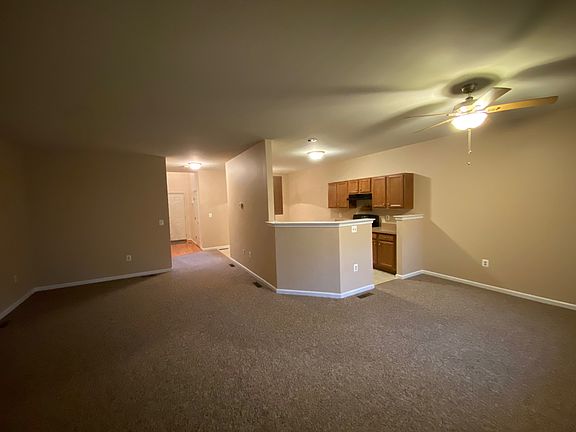 3rd image of 499 Buchanan Rd