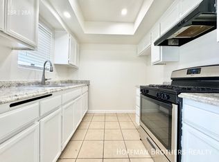 5917 Woodman Ave #103, Van Nuys, CA 91401